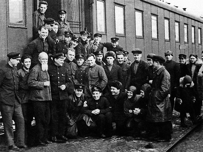 «Дирежаблестрой» на Долгопрудной: 1934-й, один год из жизни - _25pribytievovladivostok2goehshelonadirizhablestroja19340322.jpg